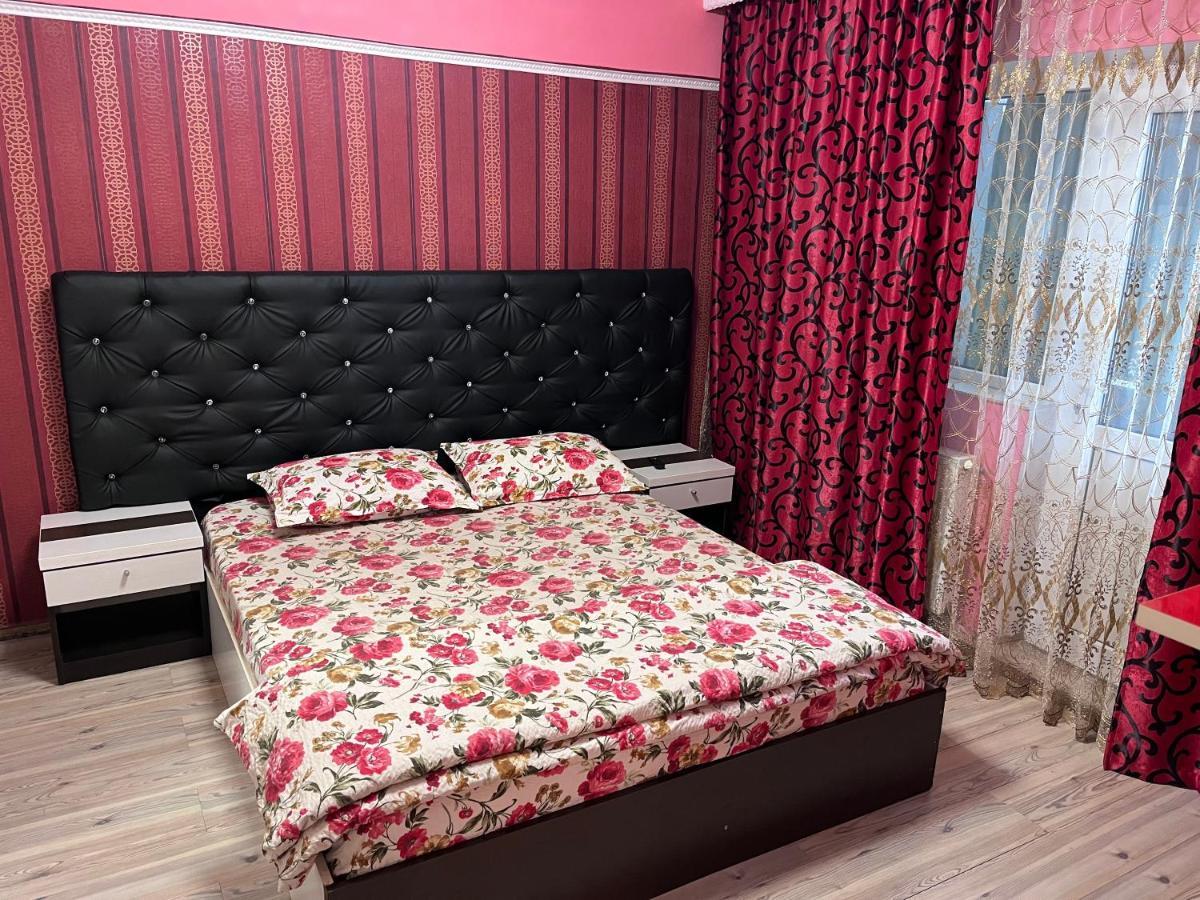 Apartament In Centrul Orasului Bacău Exterior foto